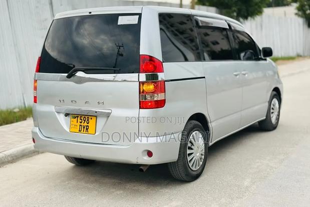 Toyota Noah 2008 Silver