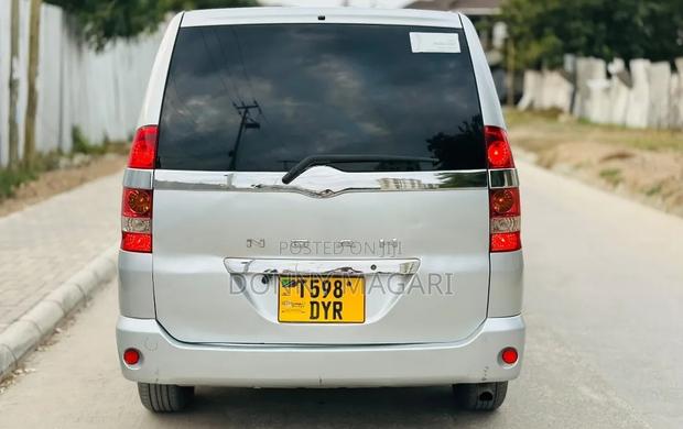 Toyota Noah 2008 Silver