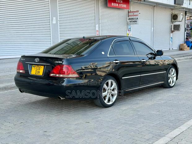Toyota Crown 2007 Black