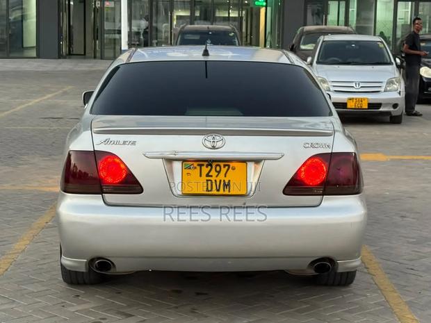 Toyota Crown 2006 Silver