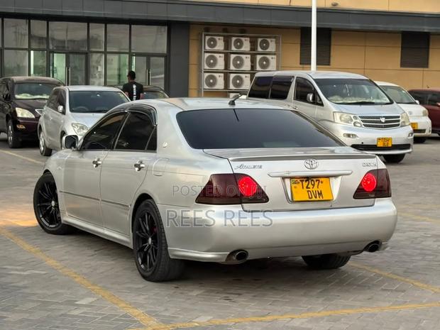 Toyota Crown 2006 Silver