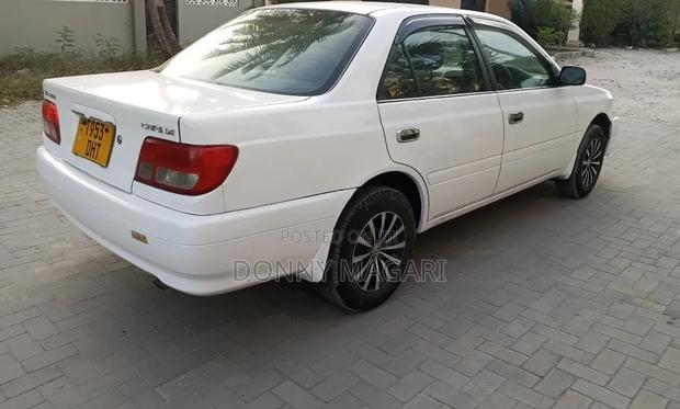 Toyota Carina 2001 White
