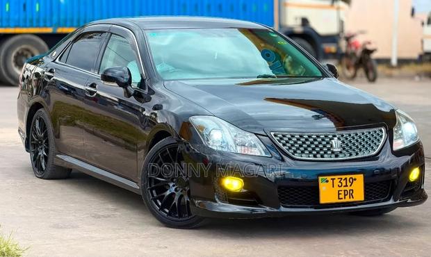 Toyota Crown 2009 Black