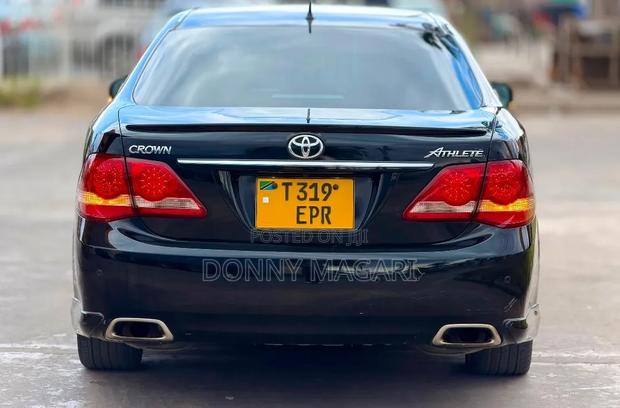 Toyota Crown 2009 Black