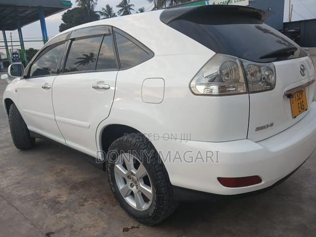 Toyota Harrier 2006 White