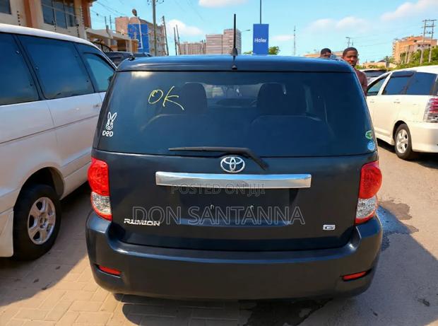 Toyota Corolla Rumion 2009 Black