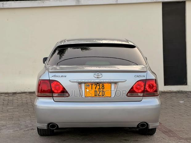 Toyota Crown 2006 Silver