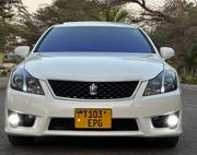 Toyota Crown 2010 White for sale