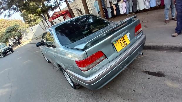 Toyota Carina 2000 Silver
