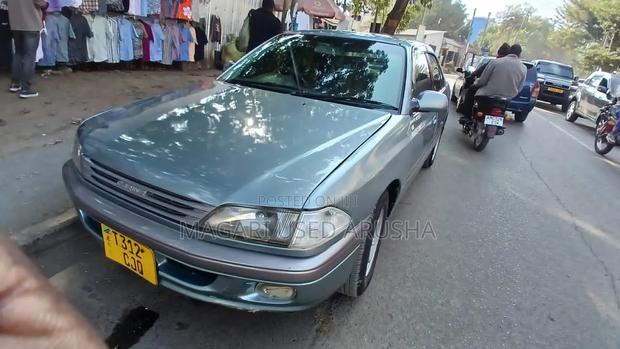 Toyota Carina 2000 Silver