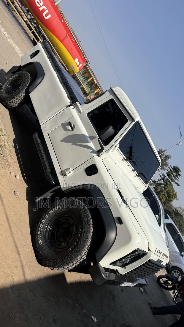 Land Rover Defender 2010 White