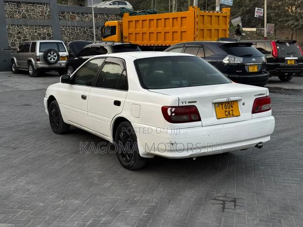 Toyota Carina 2001 White