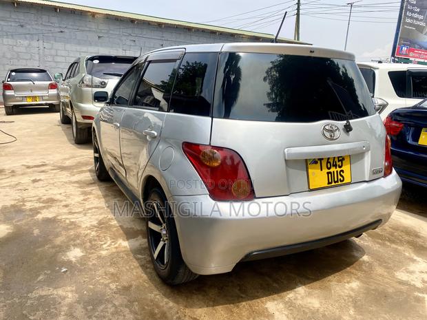 Toyota IST 2003 Silver