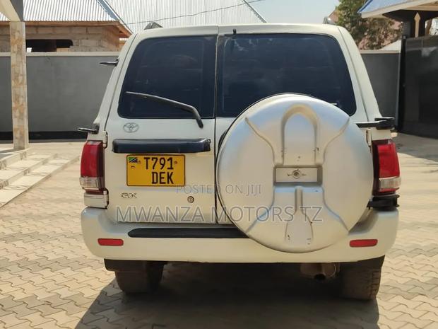 Toyota Land Cruiser 2006 Pearl
