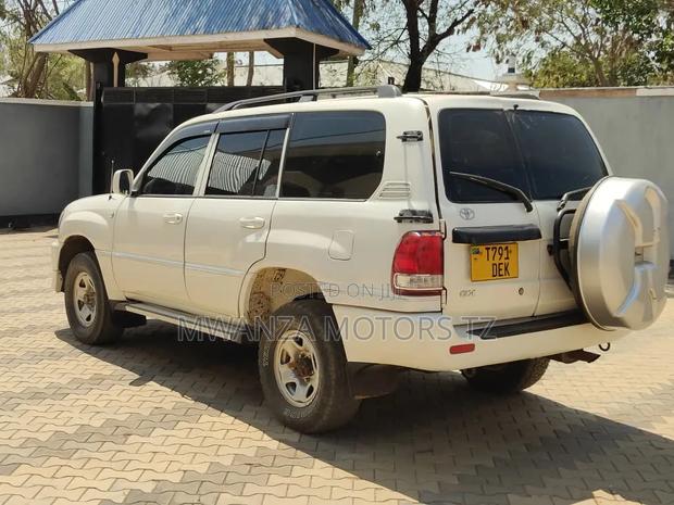 Toyota Land Cruiser 2006 Pearl