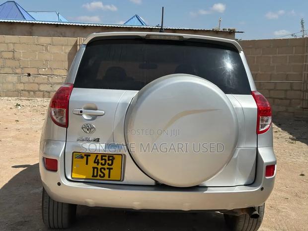 Toyota RAV4 2.0 2005 Silver