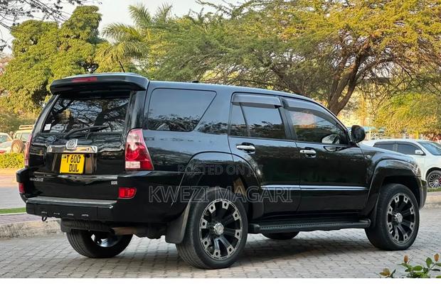 Toyota Hilux Surf 2004 Black