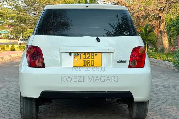 Toyota IST 2004 White