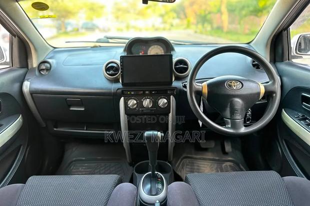 Toyota IST 2004 White