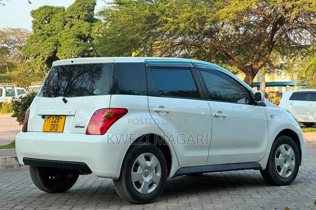 Toyota IST 2004 White
