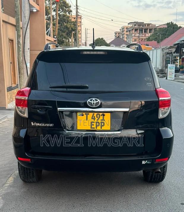 Toyota Vanguard 2010 Black