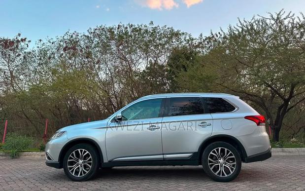 Mitsubishi Outlander 2015 Silver