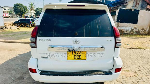 Toyota Land Cruiser Prado 2007 Off white