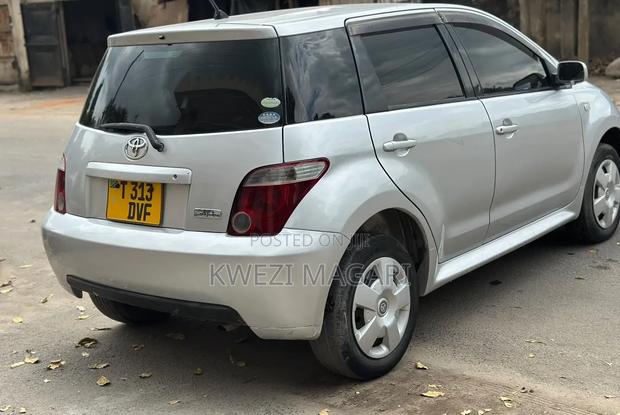 Toyota IST 2006 Silver