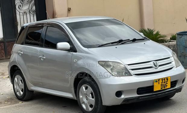 Toyota IST 2006 Silver