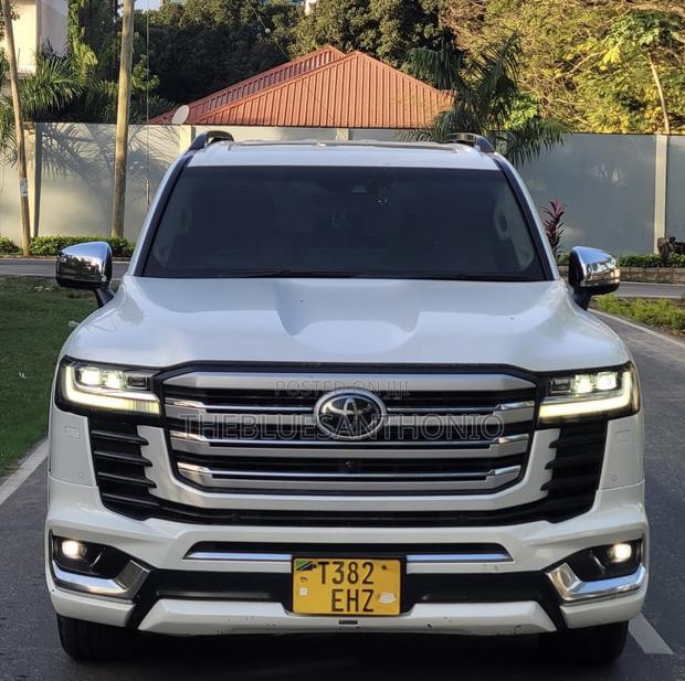Toyota Land Cruiser 2023 White