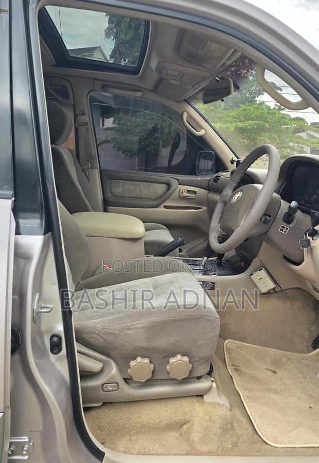 Toyota Land Cruiser 2000 Silver