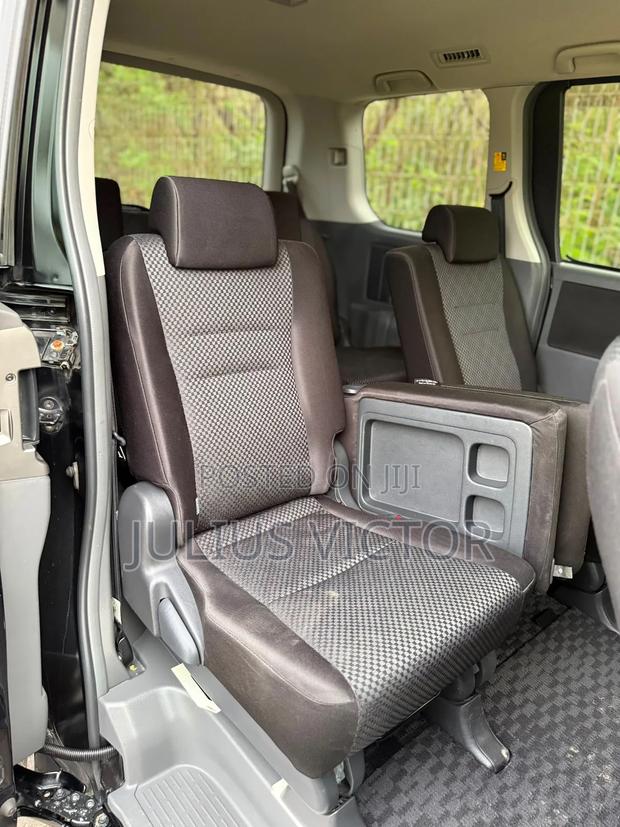 Toyota Noah 2009 Black