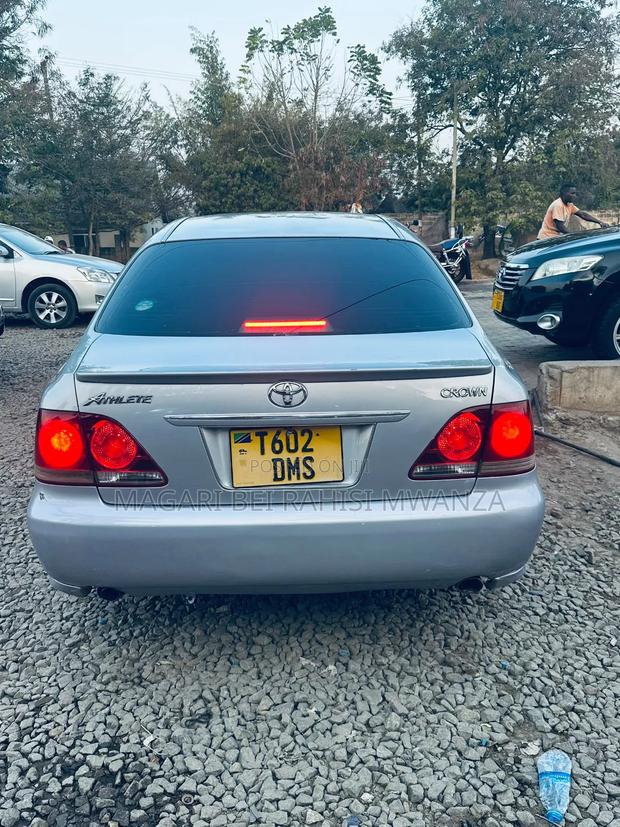 Toyota Crown 2006 Silver