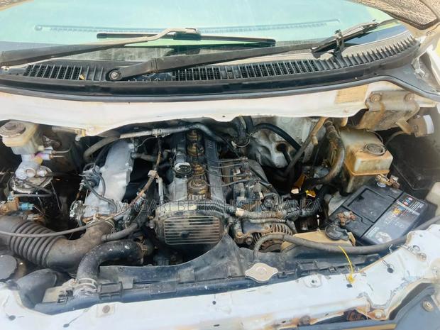 Toyota Noah 2005 White