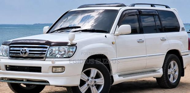 Toyota Land Cruiser 2003 White