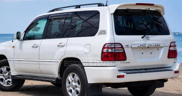Toyota Land Cruiser 2004 White