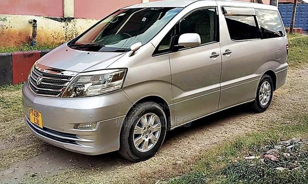Toyota Alphard 2.4 Petrol AWD 2006 Silver