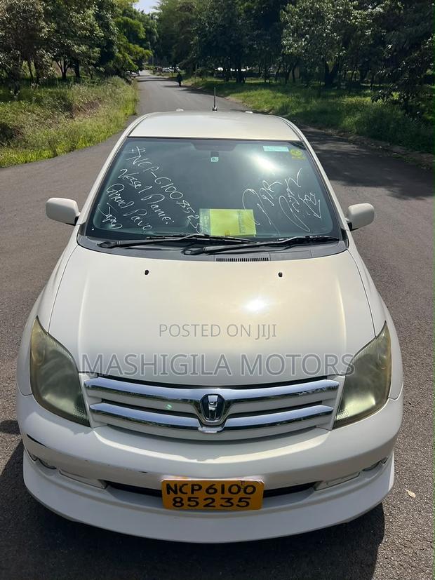 Toyota IST 2004 Pearl