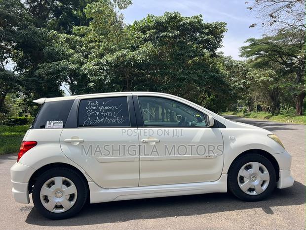 Toyota IST 2004 Pearl