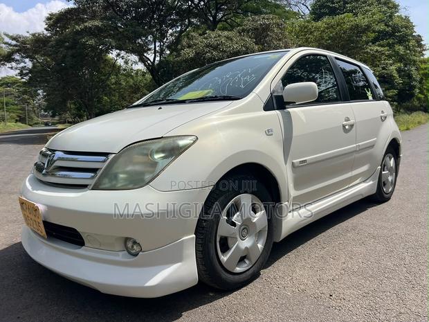 Toyota IST 2004 Pearl