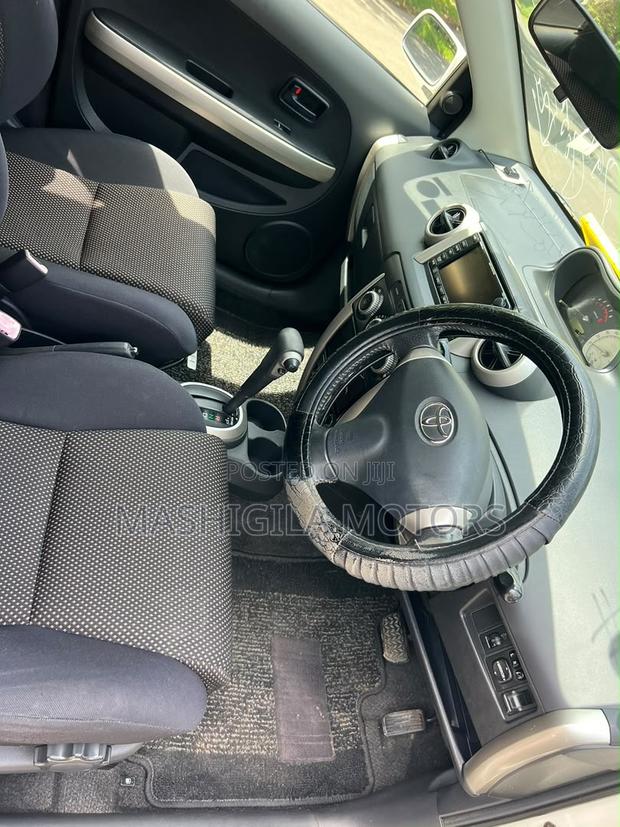 Toyota IST 2004 Pearl