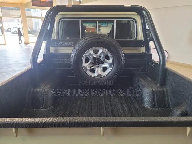 Toyota Land Cruiser 2018 Beige