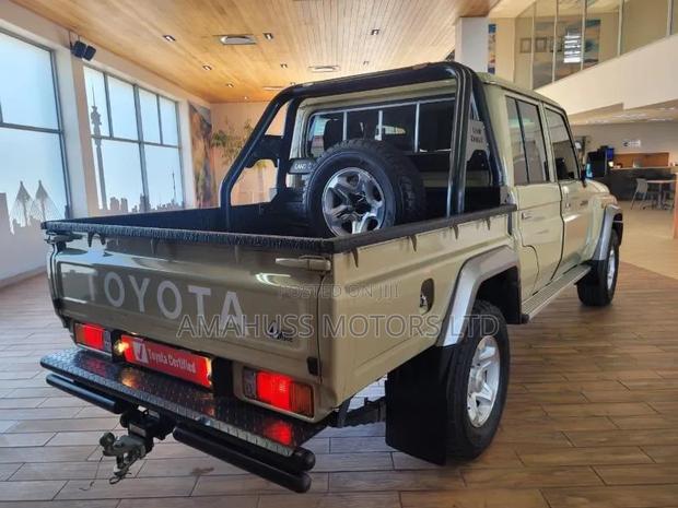 Toyota Land Cruiser 2018 Beige