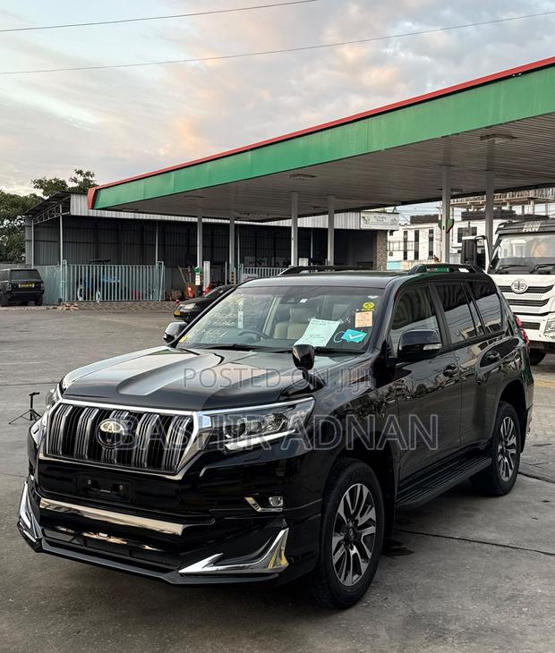 Toyota Land Cruiser Prado 2.7 2022 Black