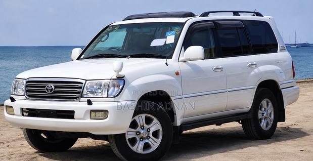 Toyota Land Cruiser HDJ 100 2004 White