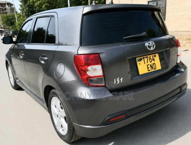 Toyota IST 2007 Gray