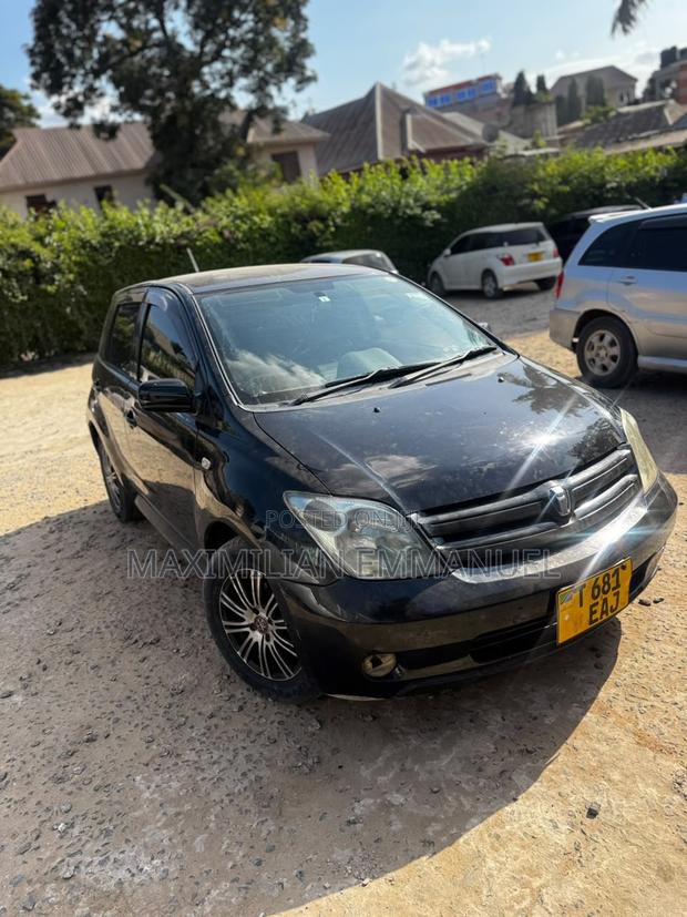 Toyota IST 2005 Black