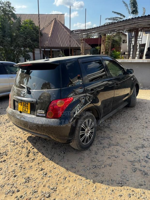Toyota IST 2005 Black