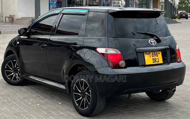 Toyota IST 2004 Black
