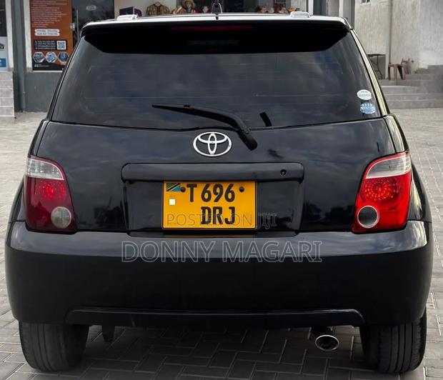 Toyota IST 2004 Black